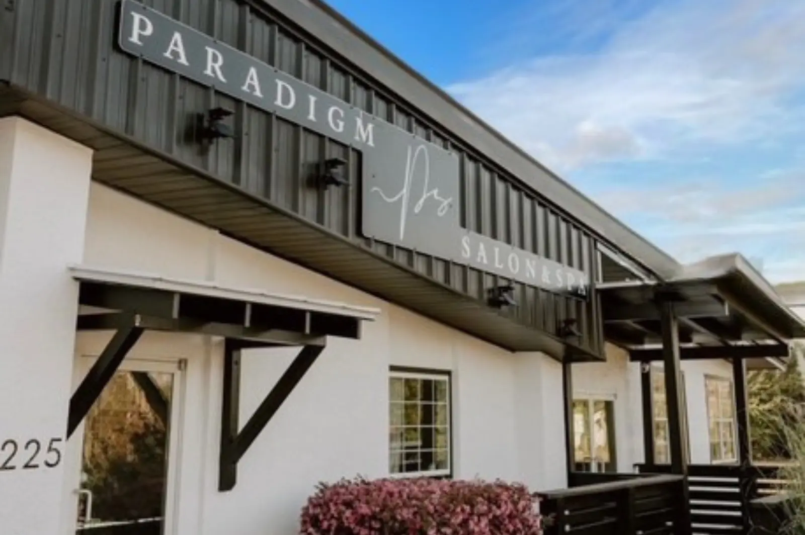 Exterior of Paradigm Salon & Spa in Panama City